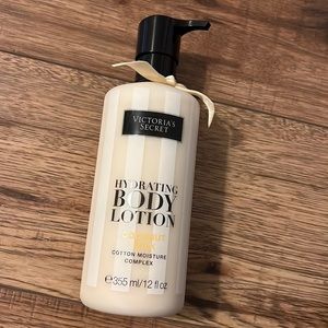 Victoria Secret Hydrating Body Lotion